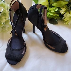 Wild Diva Lounge. Size 5. Black